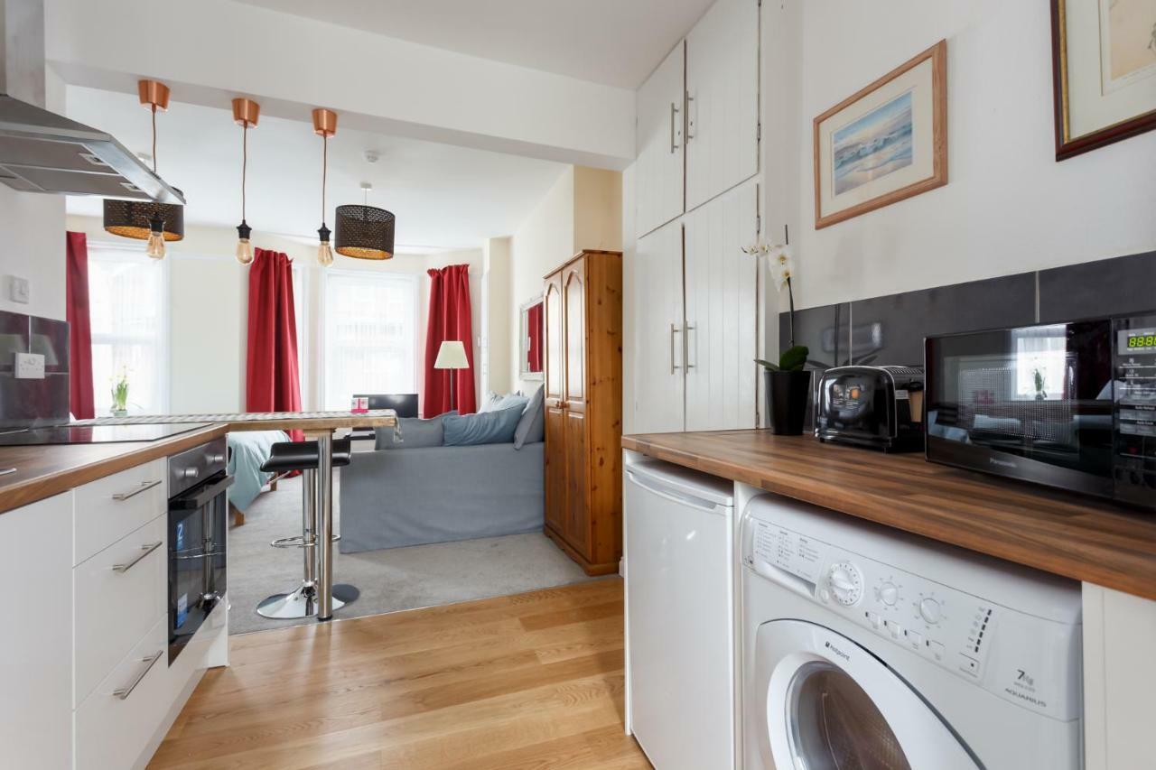 Stylish Town Centre Apartment Close To Beach And Shops 伯恩茅斯 外观 照片